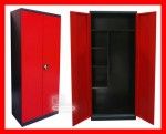 Armoire produits d'entretien ou vestiaire - rouge et noire Armoire produits d'entretien ou vestiaire - rouge et noire